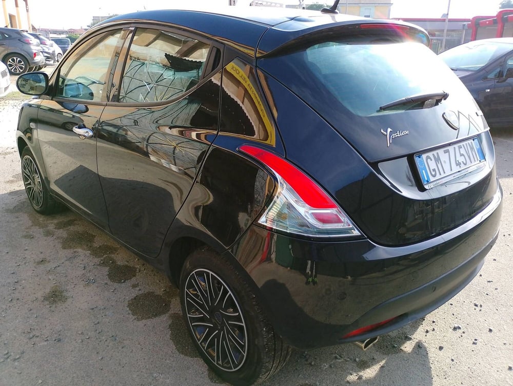 Lancia Ypsilon usata a Salerno (4)