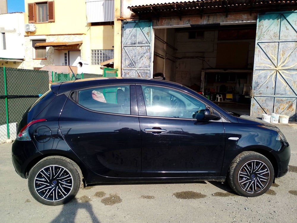 Lancia Ypsilon usata a Salerno (9)