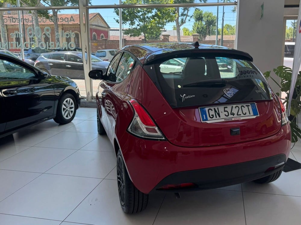Lancia Ypsilon usata a Salerno (4)