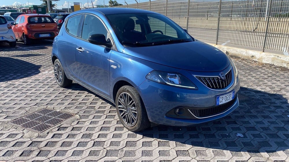 Lancia Ypsilon usata a Salerno (2)