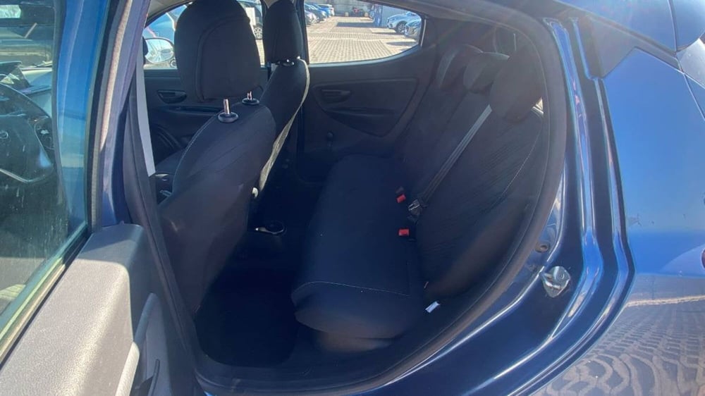 Lancia Ypsilon usata a Salerno (7)