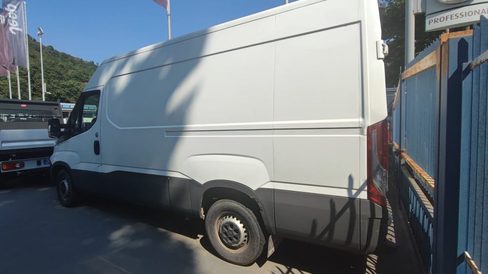 Iveco Daily Furgone usata a Salerno (11)