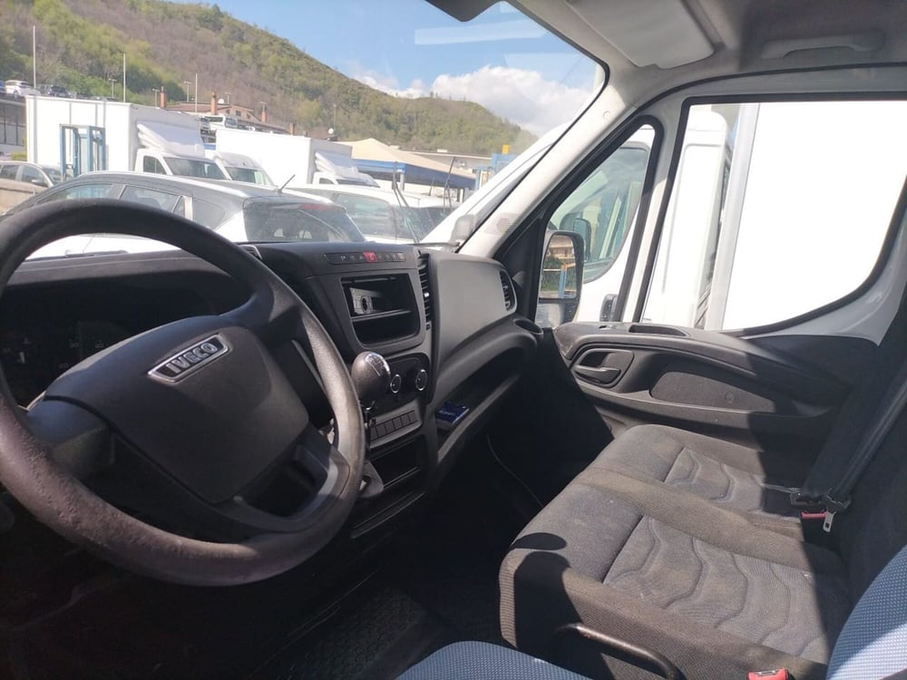 Iveco Daily Furgone usata a Salerno (5)