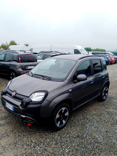 Fiat Panda 1.0 FireFly S&amp;S Hybrid City Cross del 2023 usata a Fisciano