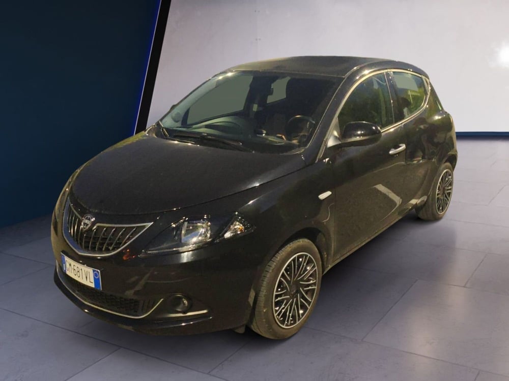 Lancia Ypsilon usata a Salerno