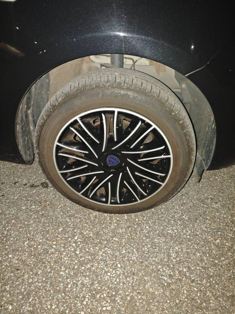 Lancia Ypsilon usata a Salerno (15)