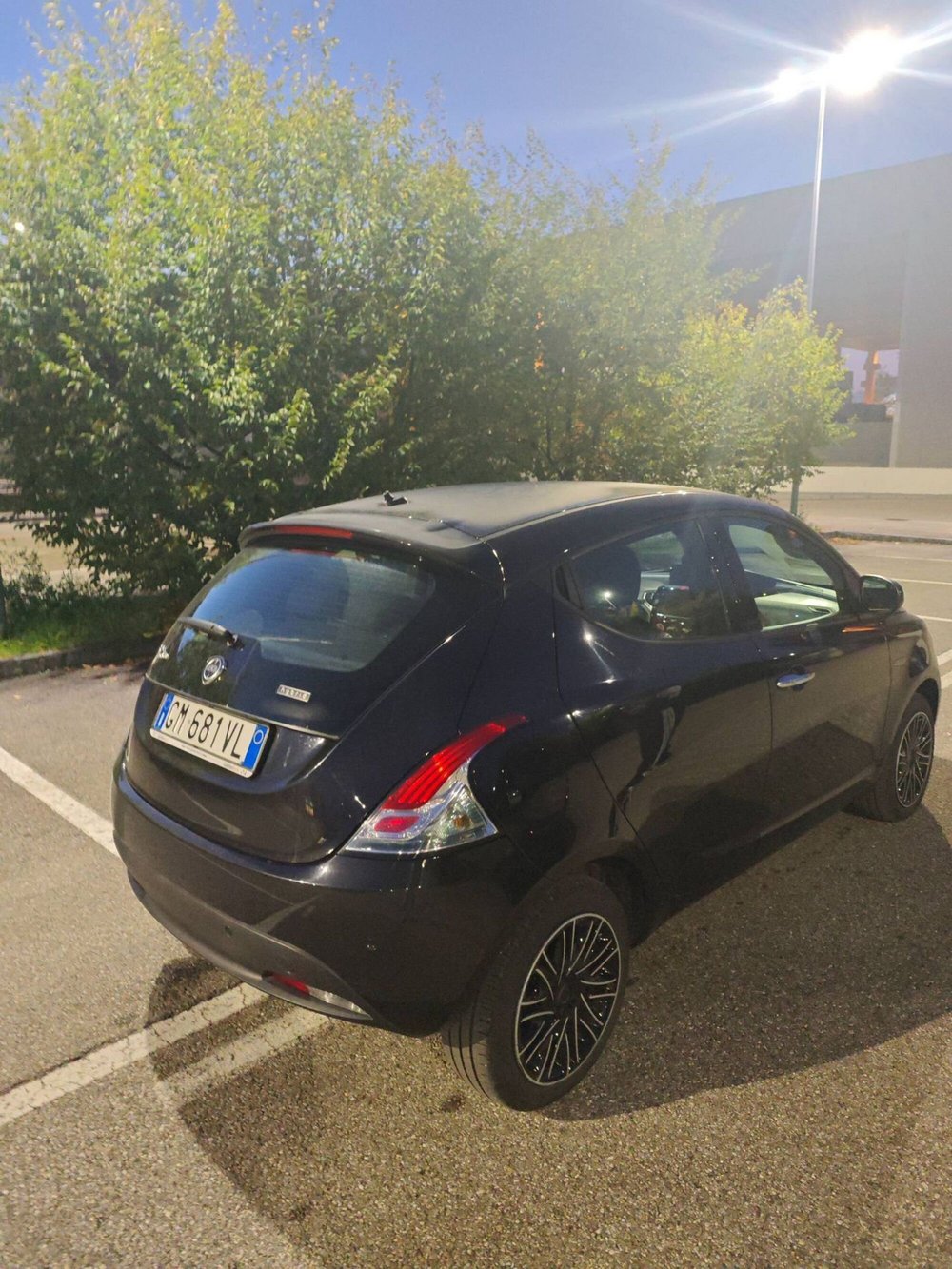 Lancia Ypsilon usata a Salerno (3)