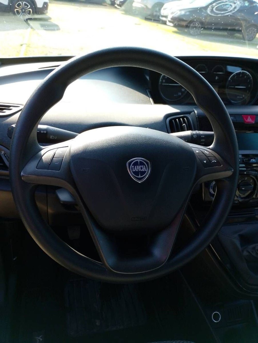 Lancia Ypsilon usata a Salerno (18)