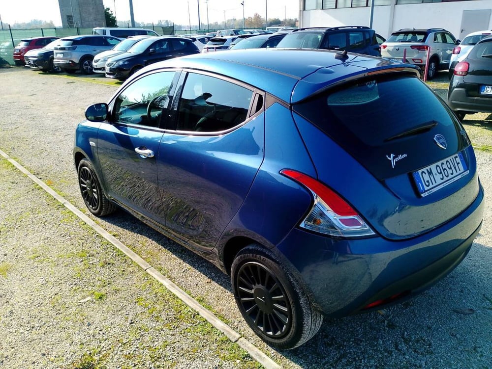 Lancia Ypsilon usata a Salerno (4)
