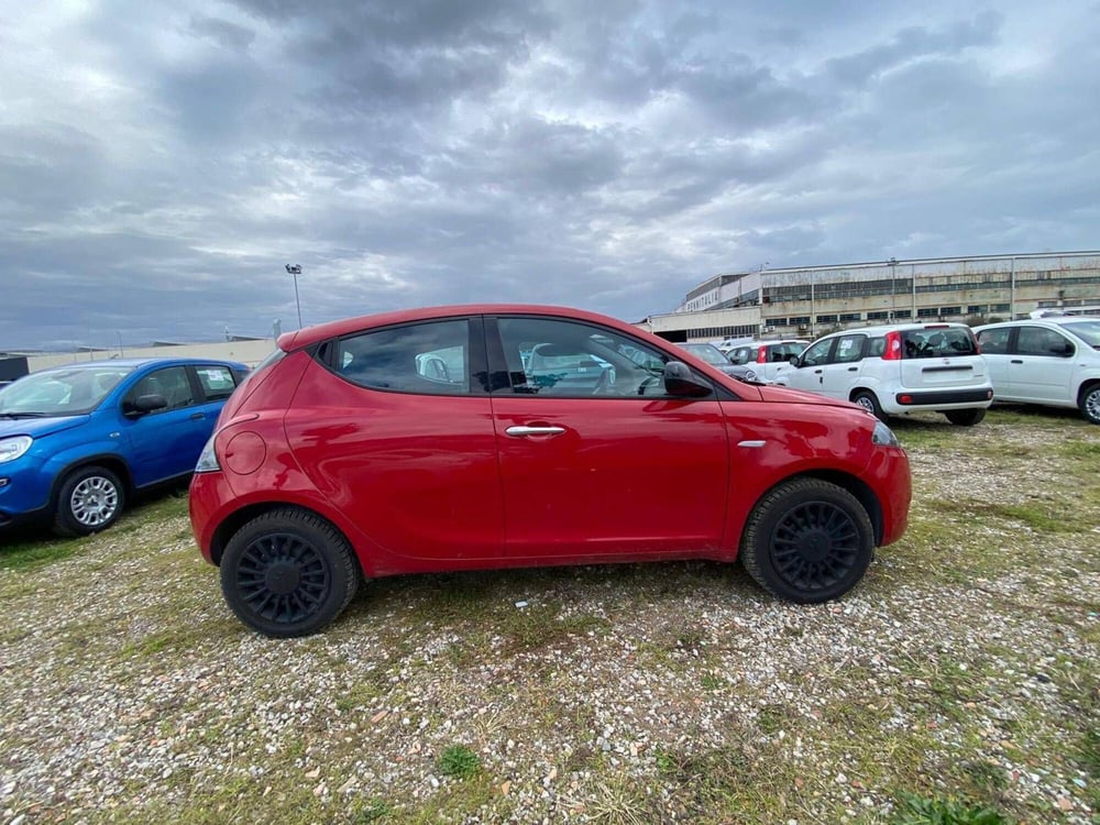 Lancia Ypsilon usata a Salerno (12)