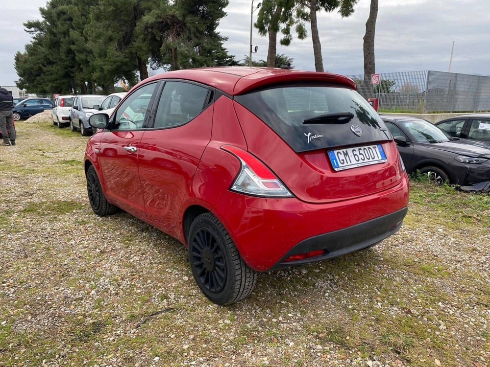 Lancia Ypsilon usata a Salerno (4)