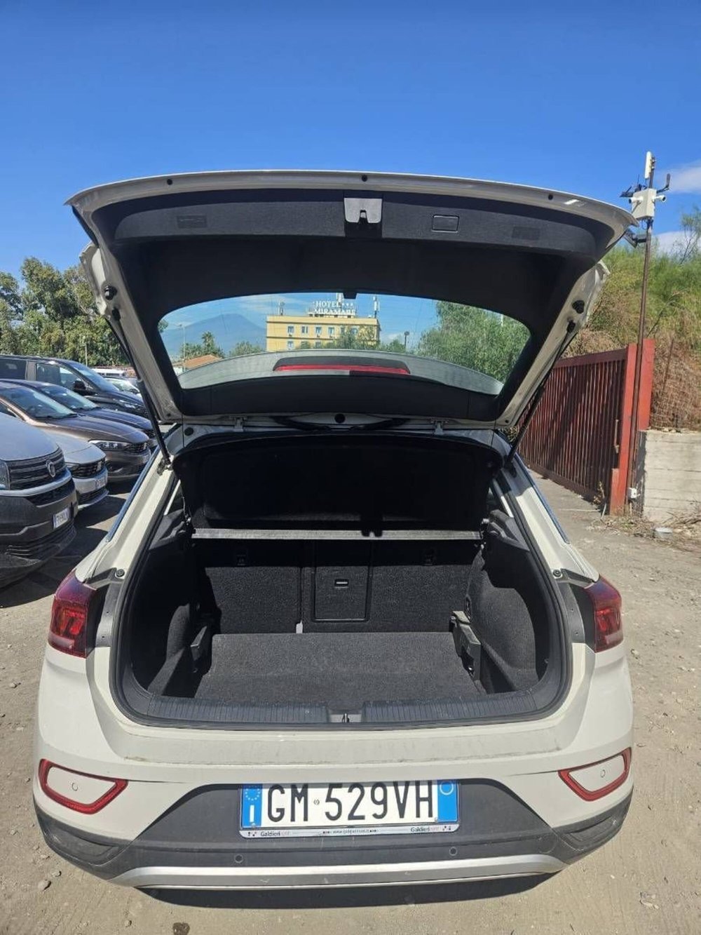 Volkswagen T-Roc usata a Salerno (11)