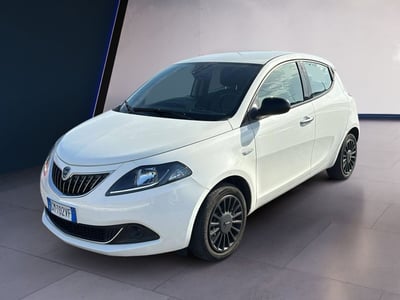 Lancia Ypsilon 1.0 FireFly 5 porte S&amp;S Hybrid Silver Plus del 2023 usata a Fisciano