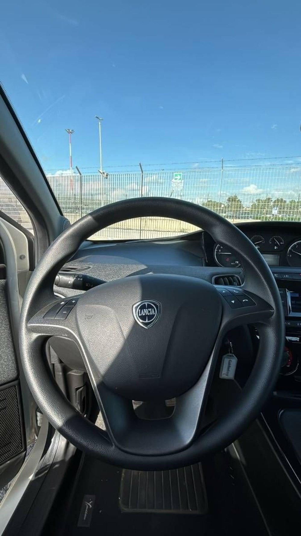 Lancia Ypsilon usata a Salerno (13)
