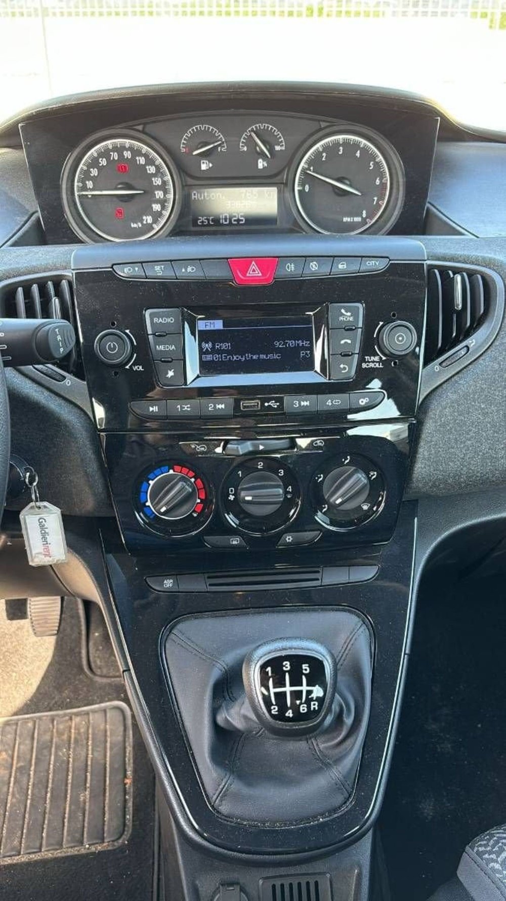 Lancia Ypsilon usata a Salerno (14)