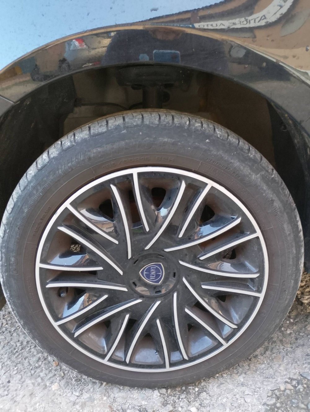 Lancia Ypsilon usata a Salerno (14)
