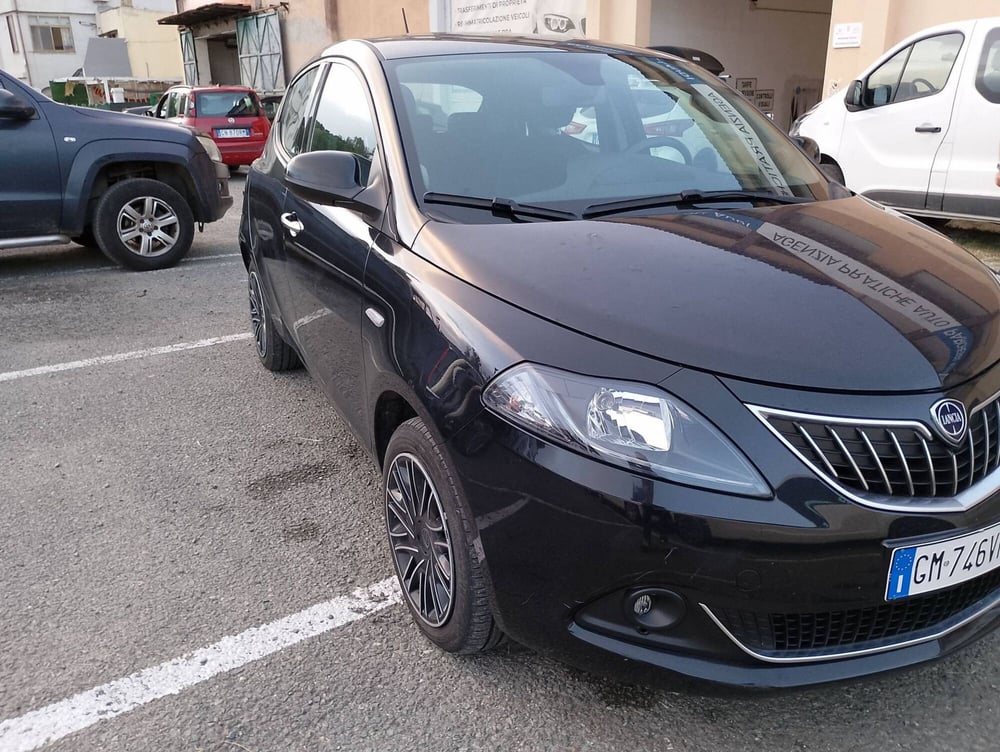Lancia Ypsilon usata a Salerno (2)