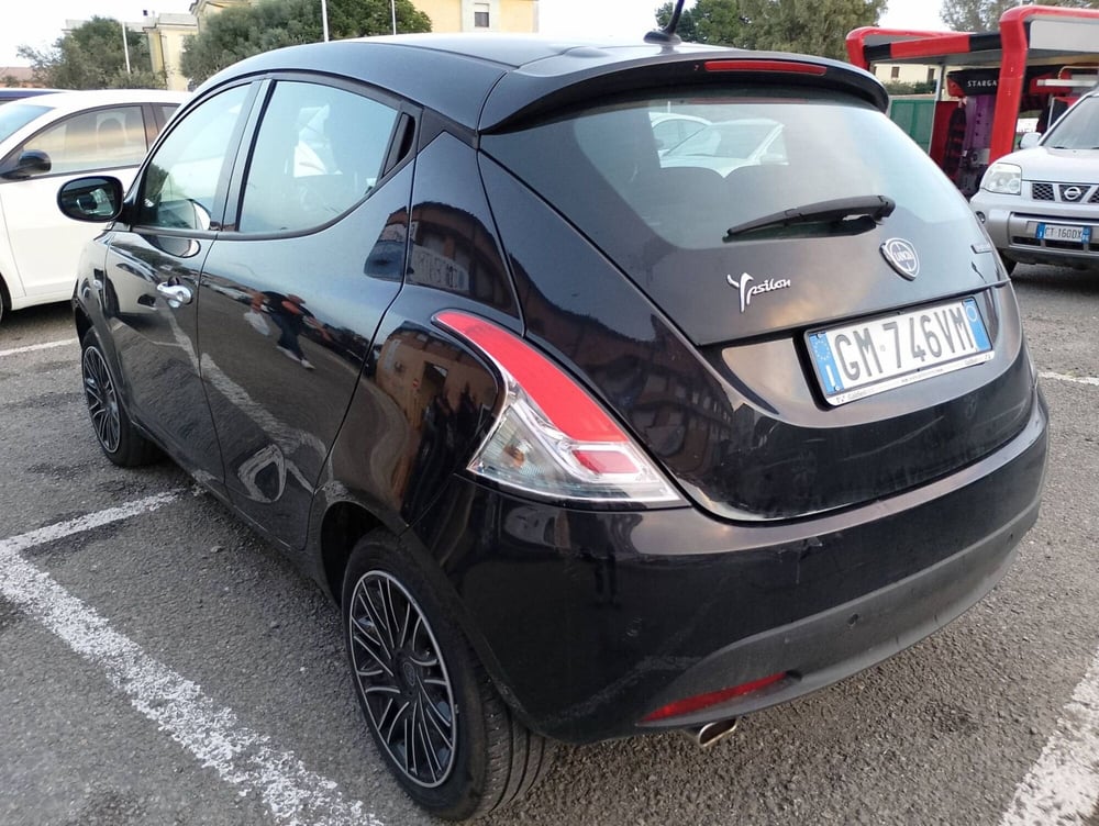 Lancia Ypsilon usata a Salerno (4)