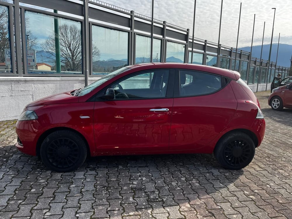Lancia Ypsilon usata a Salerno (10)