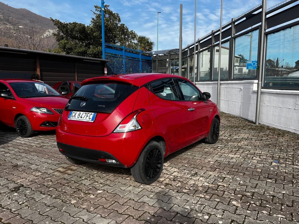 Lancia Ypsilon usata a Salerno (3)