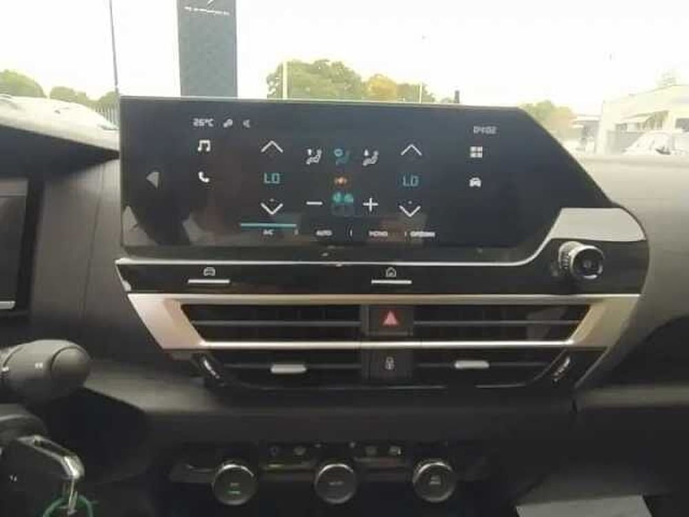 Citroen C4 X nuova a Milano (15)