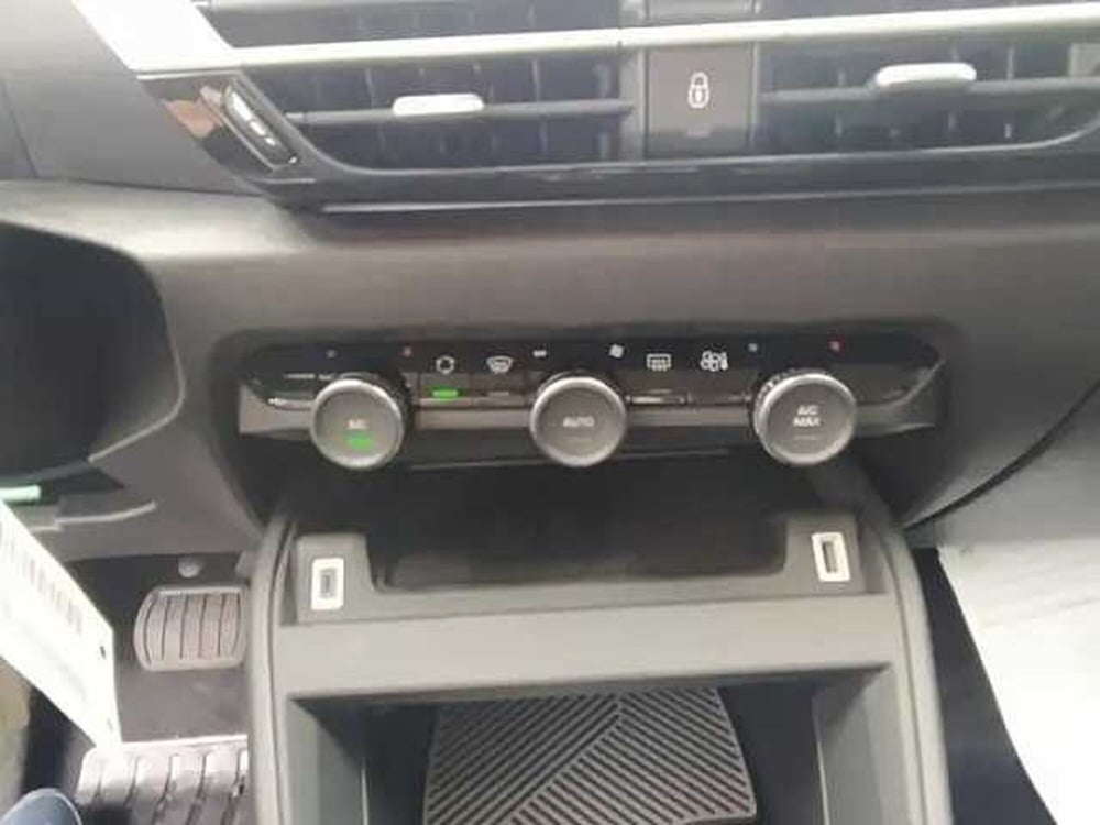 Citroen C4 X nuova a Milano (18)