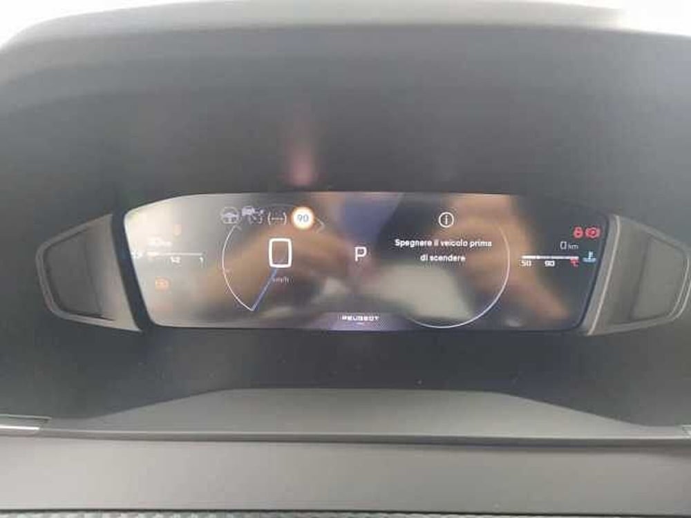 Peugeot 208 nuova a Milano (12)