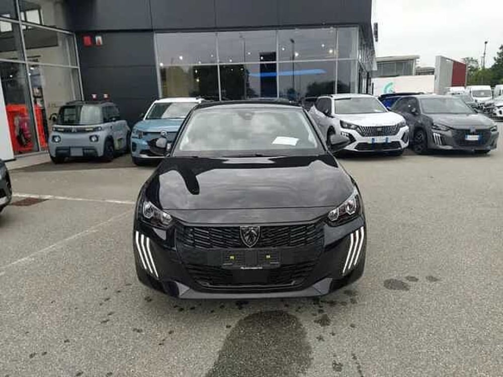 Peugeot 208 nuova a Milano (2)