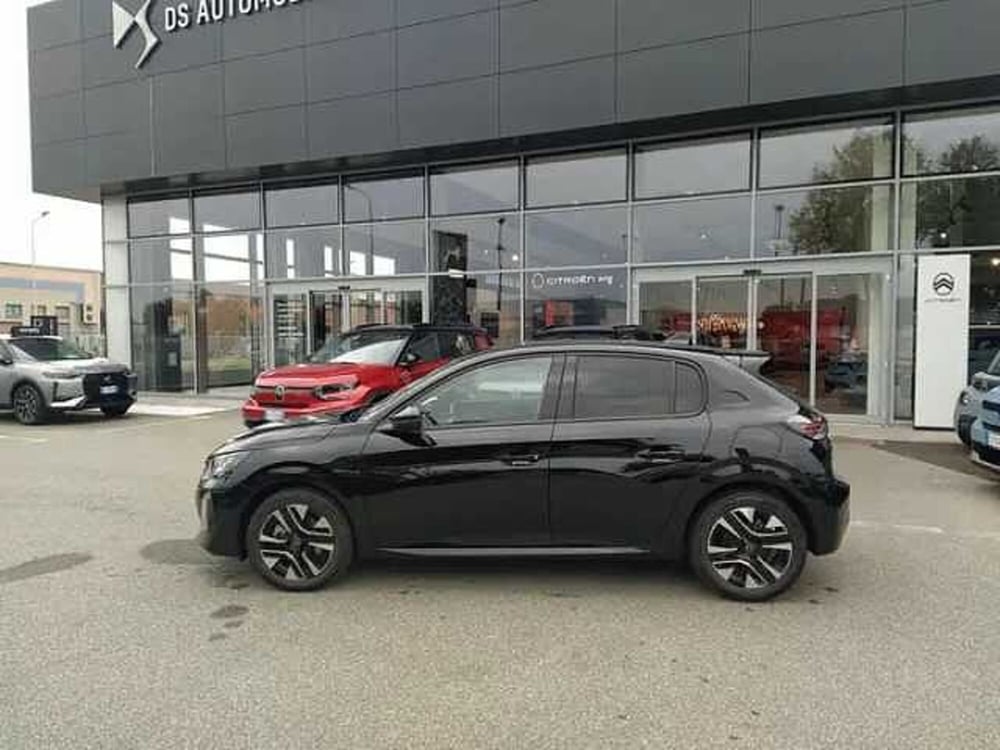 Peugeot 208 nuova a Milano (4)