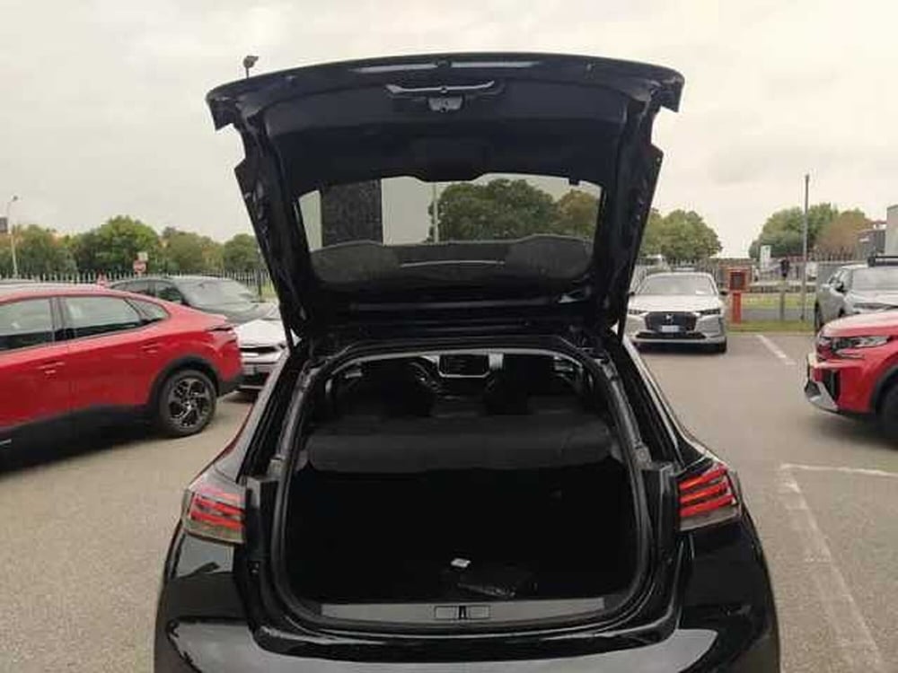 Peugeot 208 nuova a Milano (7)