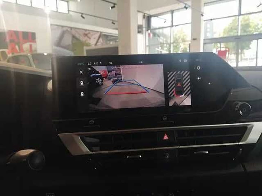 Citroen C4 X nuova a Milano (13)