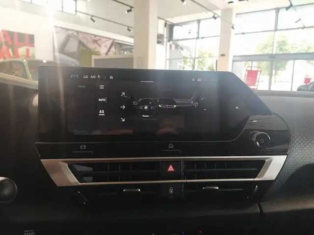 Citroen C4 X nuova a Milano (14)