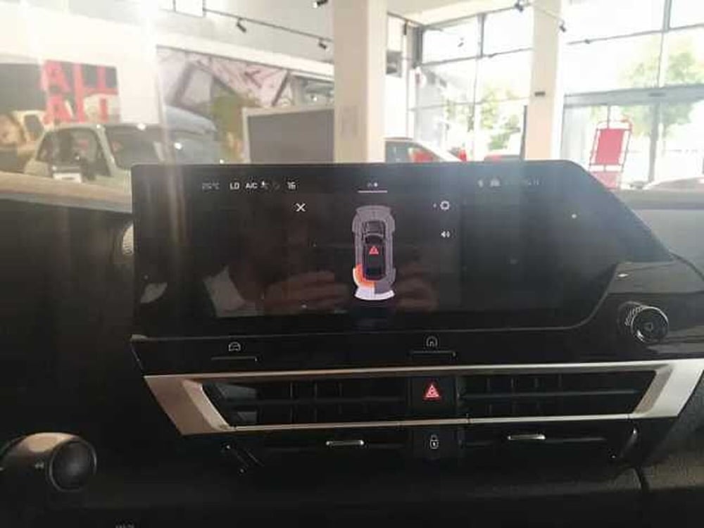 Citroen C4 X nuova a Milano (15)