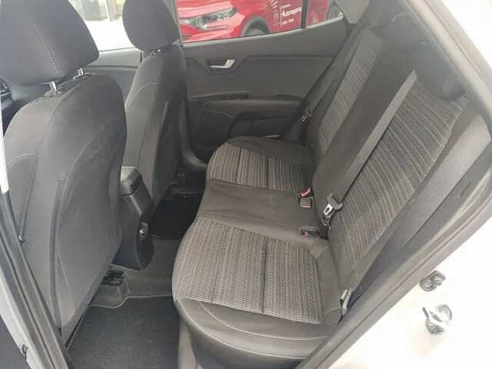 Kia Stonic usata a Milano (11)