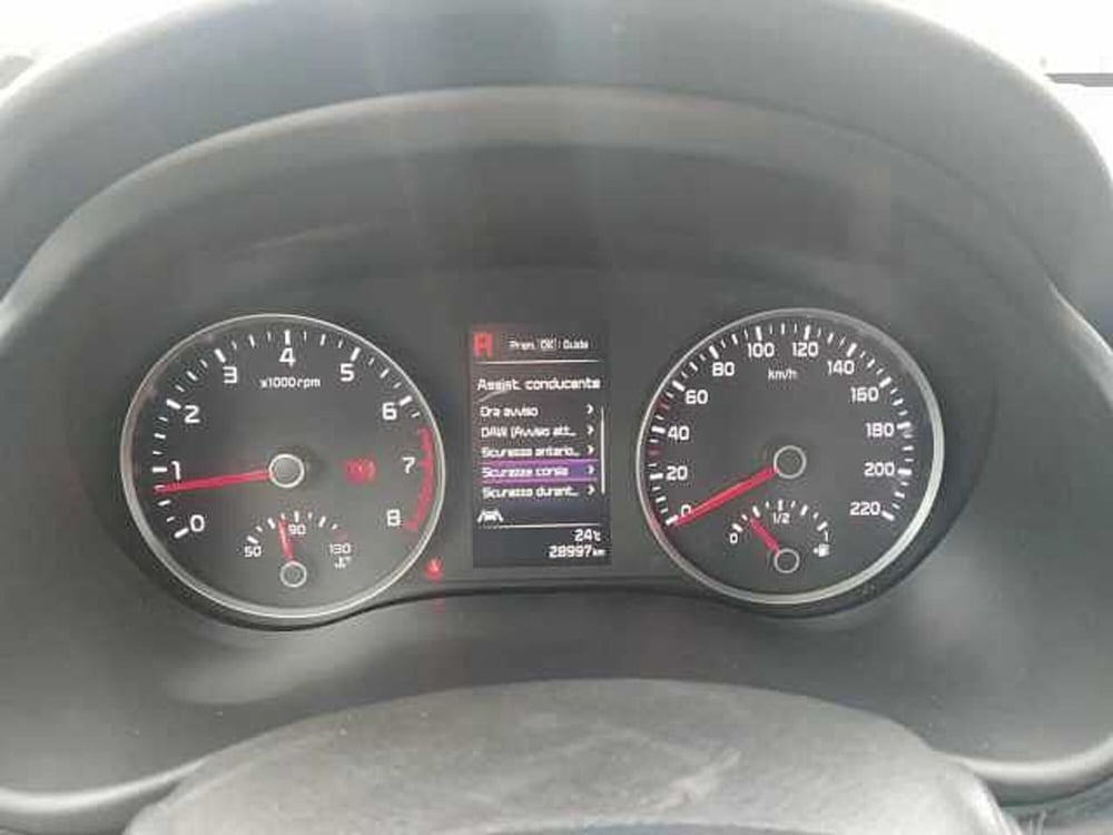 Kia Stonic usata a Milano (16)
