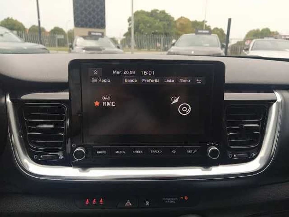 Kia Stonic usata a Milano (17)