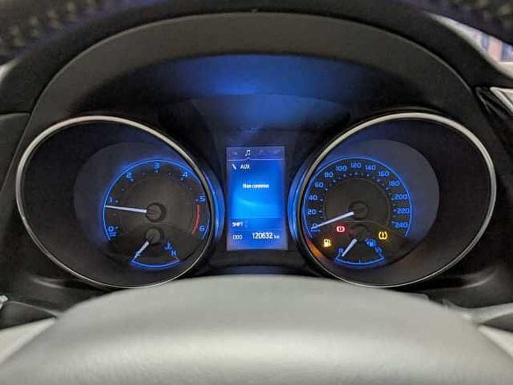 Toyota Auris usata a Teramo (18)