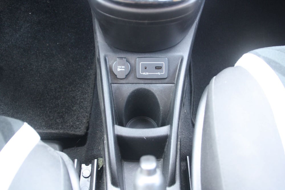 Lancia Ypsilon usata a Catania (19)