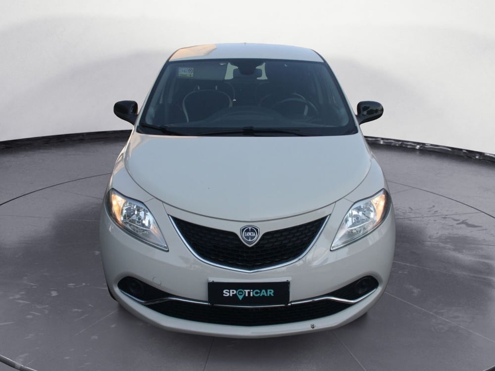 Lancia Ypsilon usata a Catania (4)