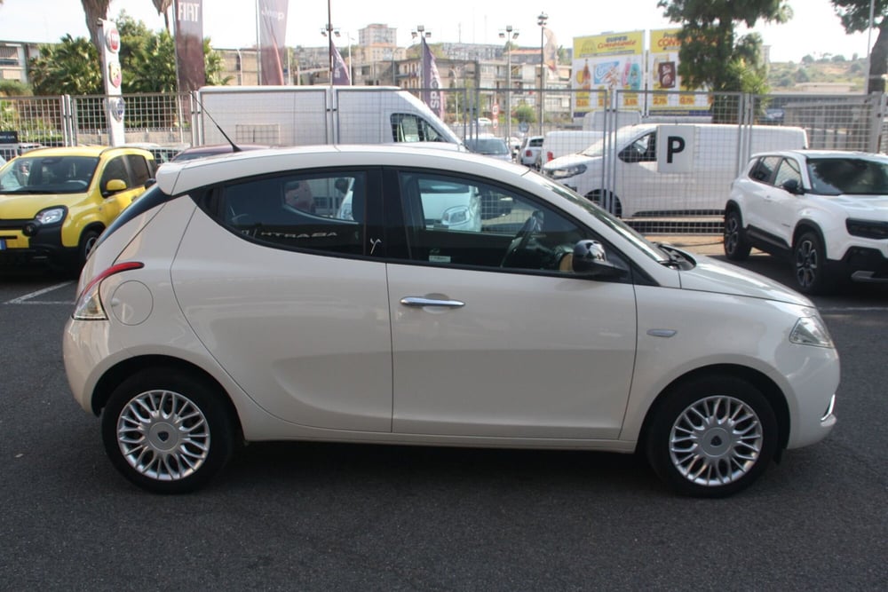 Lancia Ypsilon usata a Catania (5)