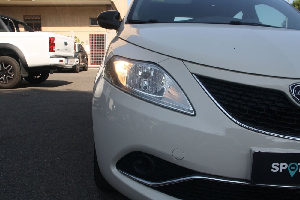 Lancia Ypsilon usata a Catania (7)
