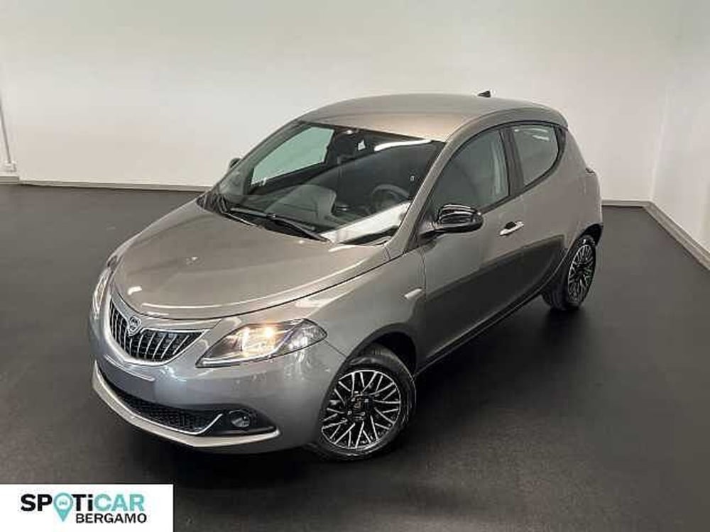 Lancia Ypsilon usata a Bergamo (14)