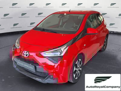 Toyota Aygo Connect 1.0 VVT-i 72 CV 5 porte x-play MMT del 2020 usata a Roma