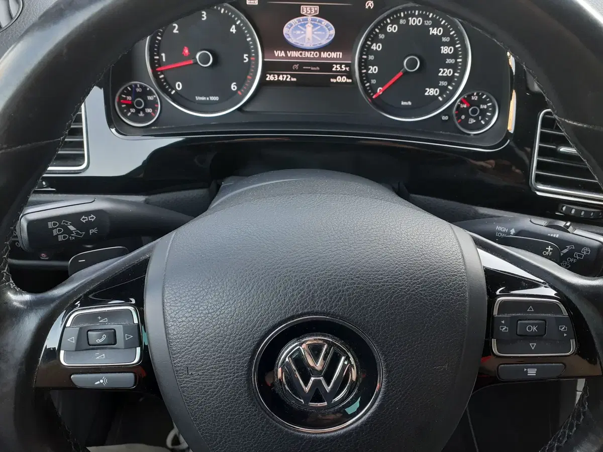 Volkswagen Touareg usata a Modena (12)