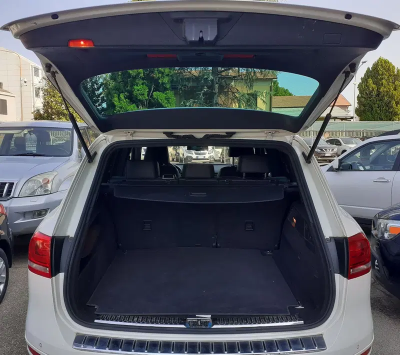 Volkswagen Touareg usata a Modena (7)