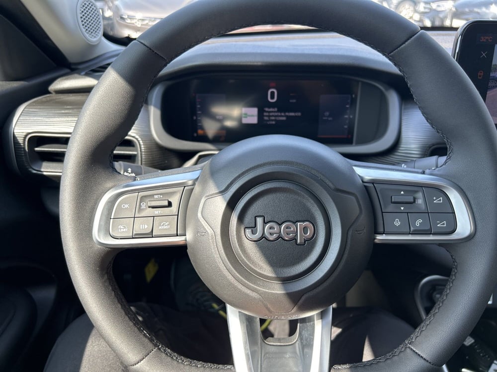 Jeep Avenger nuova a Roma (16)