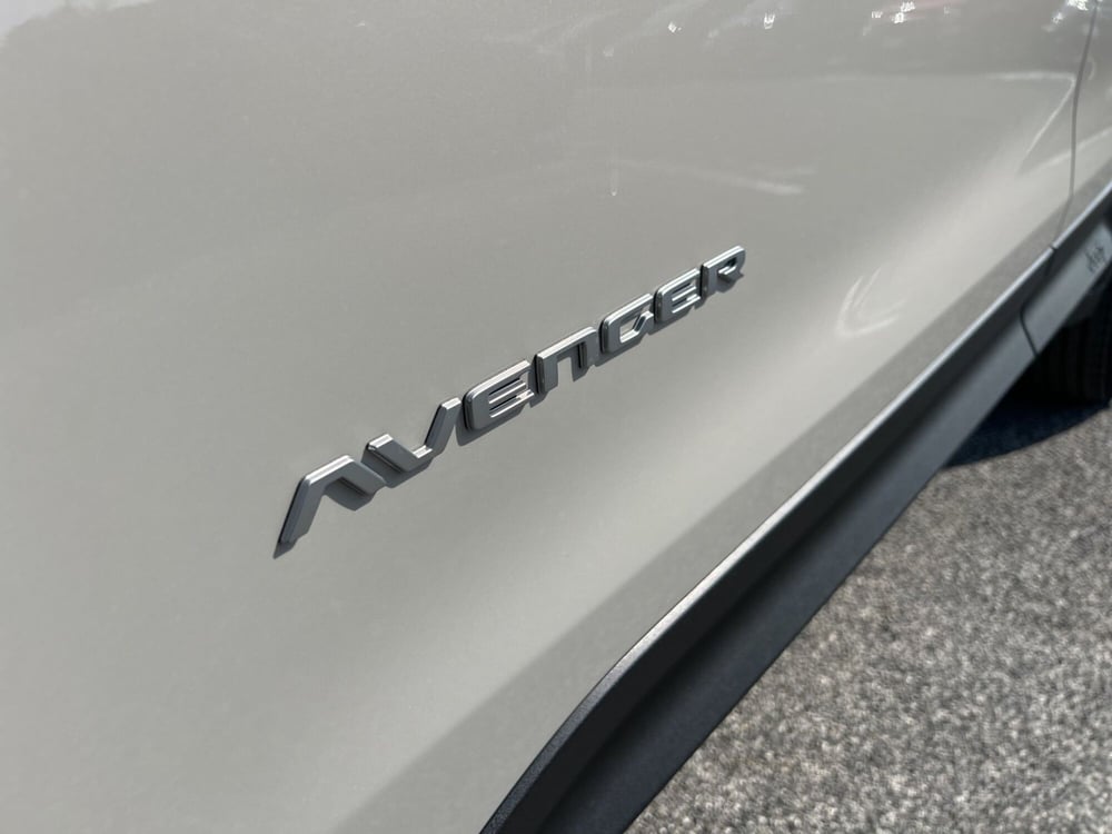 Jeep Avenger nuova a Roma (9)