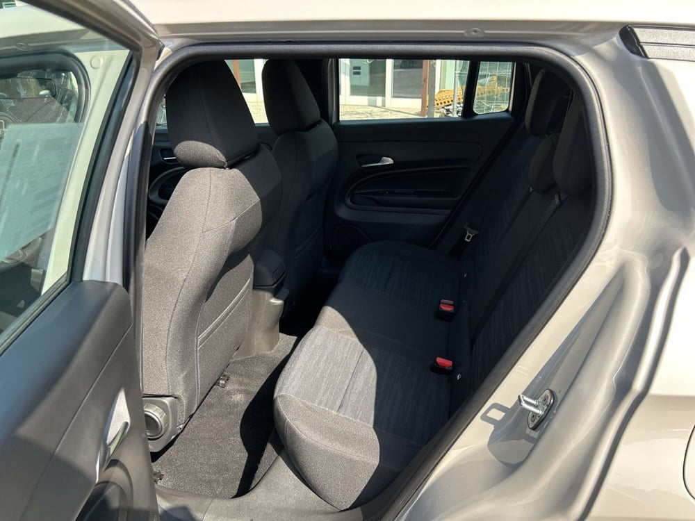 Jeep Avenger nuova a Roma (13)