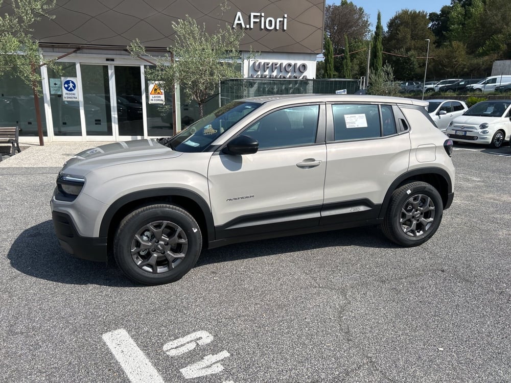 Jeep Avenger nuova a Roma (8)