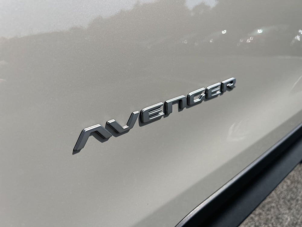 Jeep Avenger nuova a Roma (9)